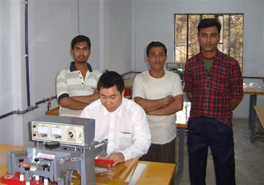 巴基斯坦客户合作PVC包装袋热合机项目